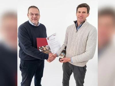 Unser Mitarbeiter Michael Laudenbach und Gebietsleiter Martin Öhlhorn