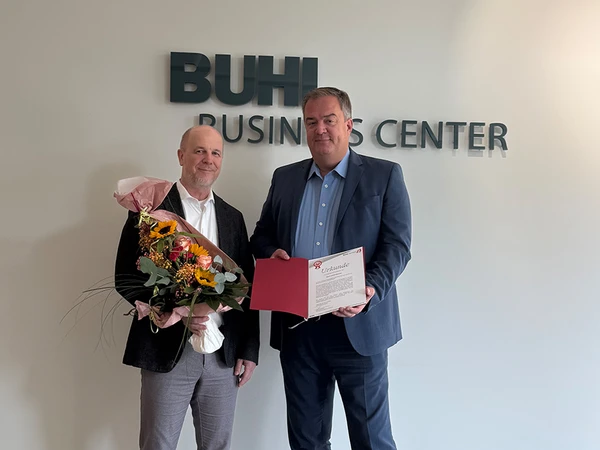 HR-Manager Ulrich Mannes gemeinsam mit Herrn Kammel, GF der BUHL Services.