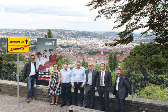 Unser Team der Niederlassung Stuttgart (V.l.n.r.): Paul Müller (Regionalleiter), Sandra Freimüller (Fachbereichsleiterin Service), Carsten Knobloch (Personaldisponent Service), Alexander Ellenberger (Personaldisponent Küche), Peter Schneck (Assistent der Regionalleitung), Frederic Mitzkat (Personaldisponent Küche) und Markus Gremminger (Fachbereichsleiter Küche)