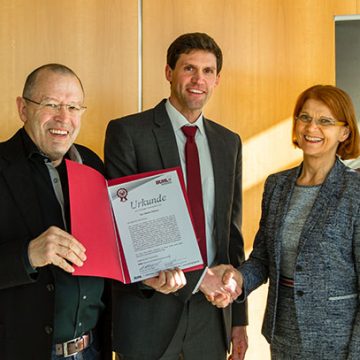 Die Gesellschafter Hermann und Charlotte Buhl gratulieren natürlich persönlich