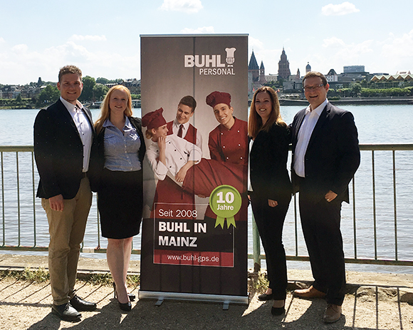 Unser Team der Niederlassung Mainz (v.l.n.r.): Heiko Zander (Fachbereichsleiter Küche), Nadine Bühnert (Teamassistentin), Karolína Krejčová (Niederlassungsleiterin), Ulf Lampke (Geschäftsführer Vertrieb)