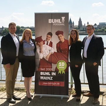 Unser Team der Niederlassung Mainz (v.l.n.r.): Heiko Zander (Fachbereichsleiter Küche), Nadine Bühnert (Teamassistentin), Karolína Krejčová (Niederlassungsleiterin), Ulf Lampke (Geschäftsführer Vertrieb)