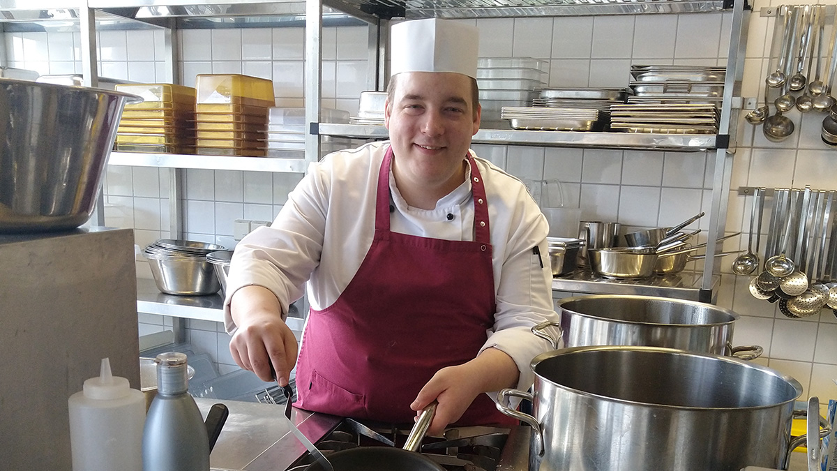 Kulinarisches Können in Aktion: Stephan Libbert aus unserer Niederlassung in Aachen.